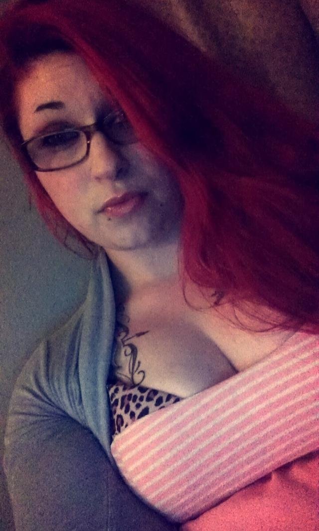 Chubby red head nerd #tPoggaPy