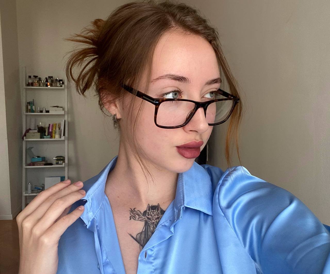 College naughty babe in eyeglass #dJSz6yzs